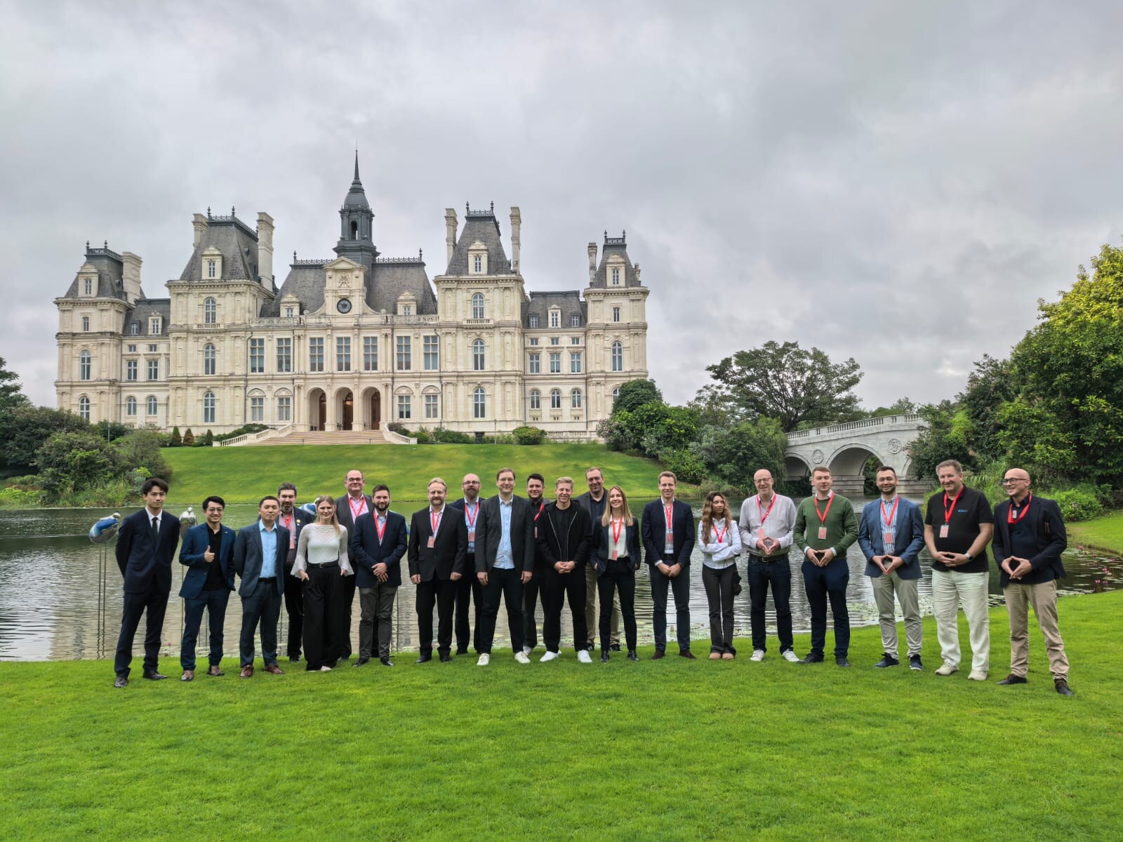 Delegation europäischer Partnerunternehmen auf dem Huawei-Campus, November 2025
